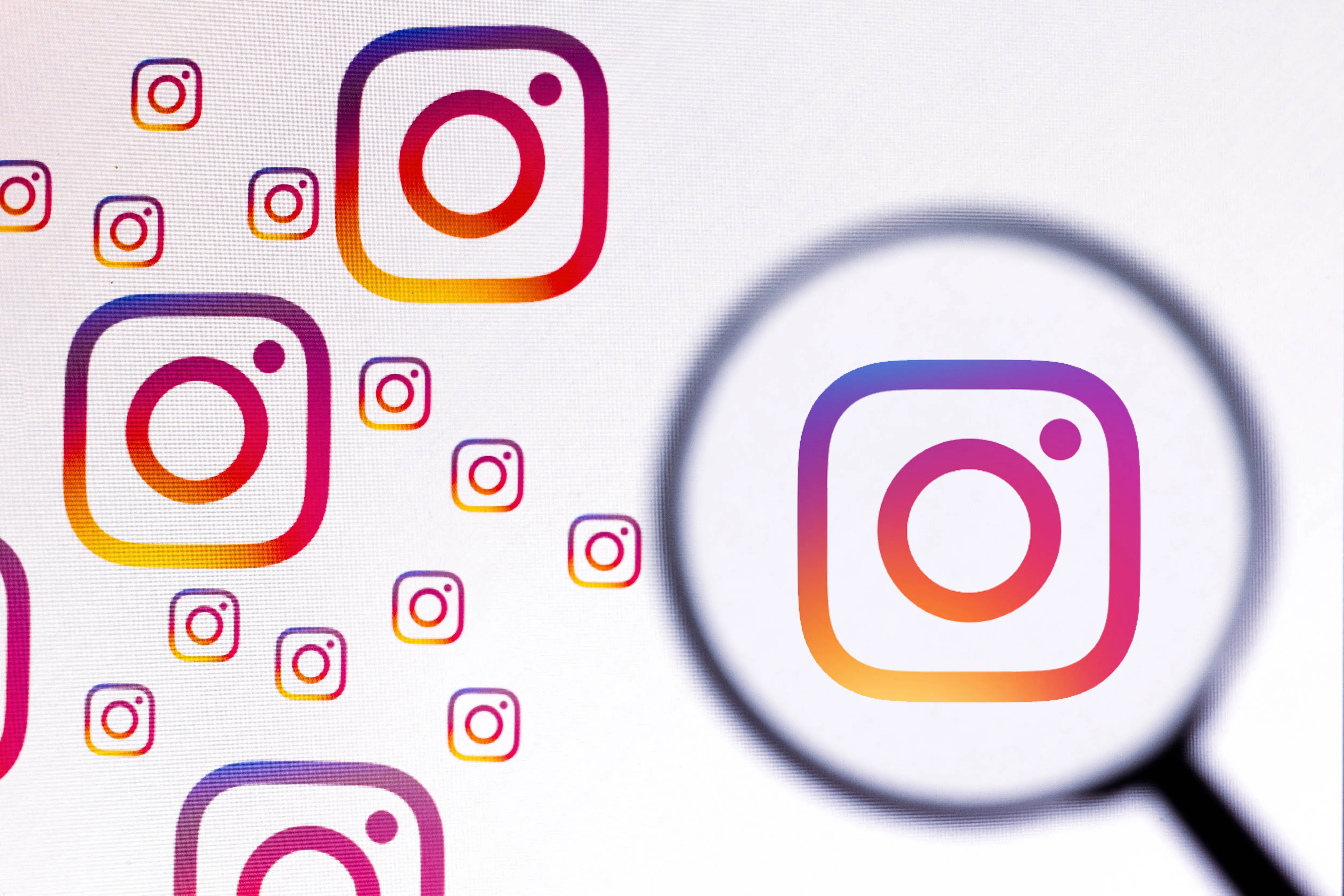 Instagram online filtering: Real-time interaction increases follower engagement